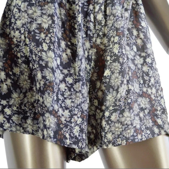 NWT Blu Moon Floral Ruffle Short Romper Sz 2 - Picture 4 of 8